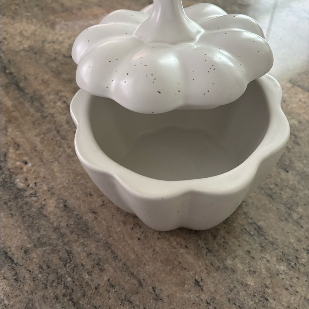 Ceramic Pumpkin-Shaped Container - Picture 3 of 5